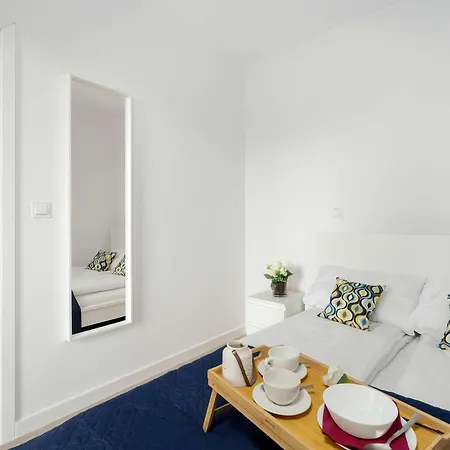 Nowoczesny Dla 2 Doroslych I 2 Dzieci Parking By Renters 아파트