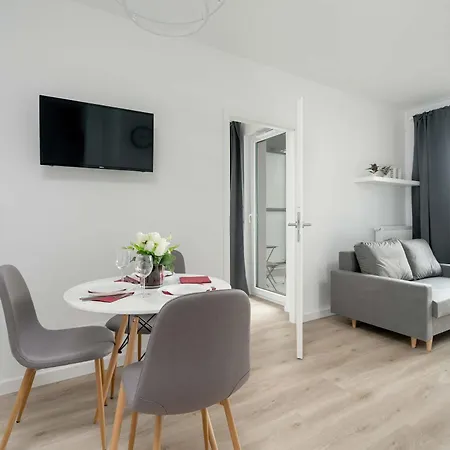 Nowoczesny Dla 2 Doroslych I 2 Dzieci Parking By Renters Apartment Poznan